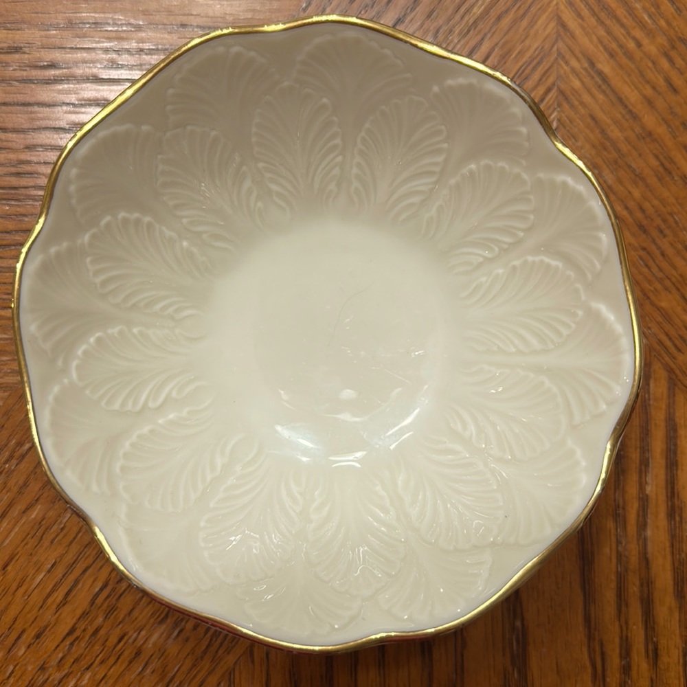 Lenox 4.5” gold rimmed trinket bowl - Picture 1 of 3